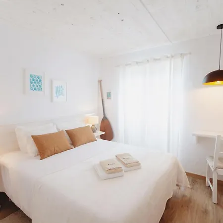 Surf By Laneez Hostel