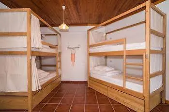 Surf By Laneez Hostel
