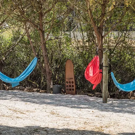 Surf By Laneez Hostel *