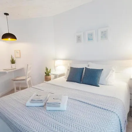 Surf By Laneez Hostal