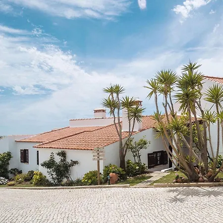 Surf By Laneez Hostel