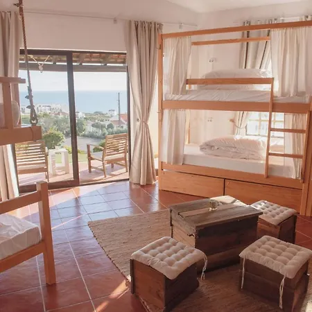 Surf By Laneez Hostel