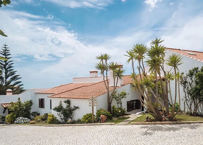 Surf By Laneez Hostel