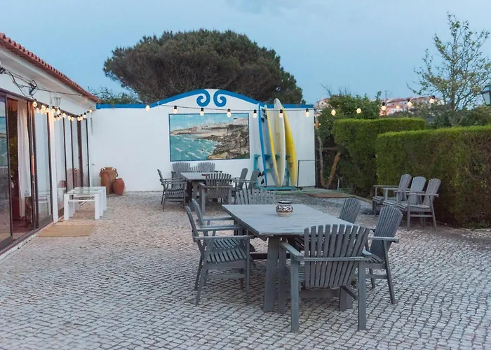 Surf By Laneez Hostel *