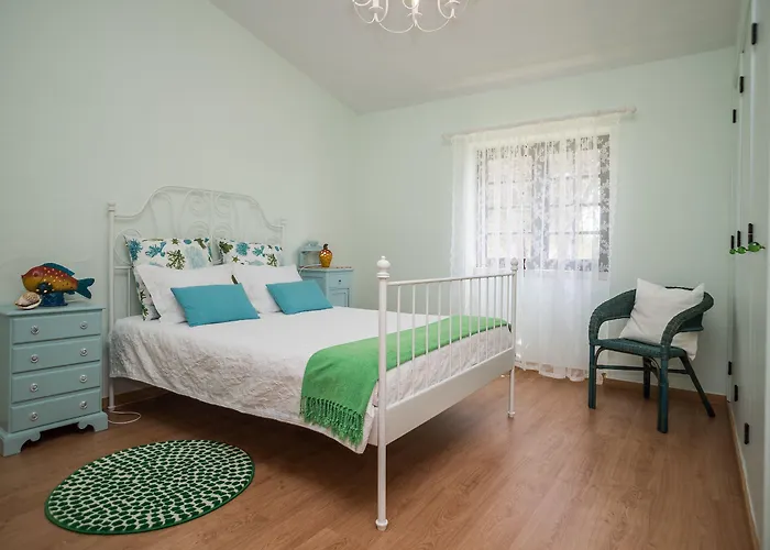 Surf By Laneez Hostel